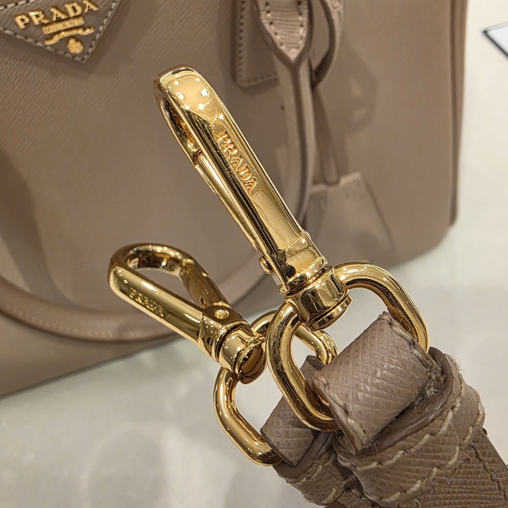 💯 Authentic Prada | Galleria Medium Saffiano Leather bag - Picture 11 of 17